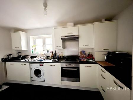 2 bedroom coach house to rent - Photo 2