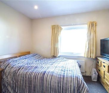 3 bedroom end of terrace house to rent - Photo 3