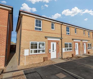 3 bedroom semi-detached house to rent - Photo 4