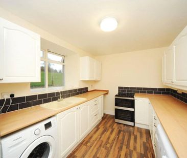 3 bedroom detached house to rent - Photo 2