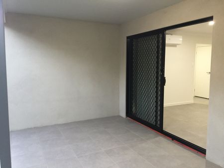 Lovely 3 Bedroom Home With 2 Air Conditoners and Security Screens Throughout - Photo 3