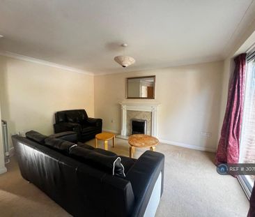 4 bedroom semi-detached house to rent - Photo 1