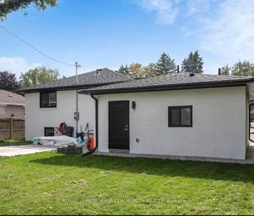 For Lease - 12 Kemano Street Unit# Unit 3, Aurora, Ontario - Photo 4