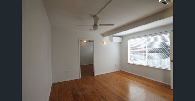 Great location close to Bar Beach and Darby Street - Photo 1