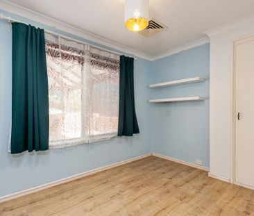 Conveniently located home with big backyard/entertaining area - Photo 1