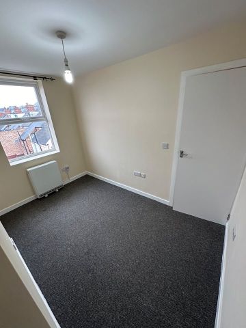2 Bed Flat, Sherwood, NG5 - Photo 3