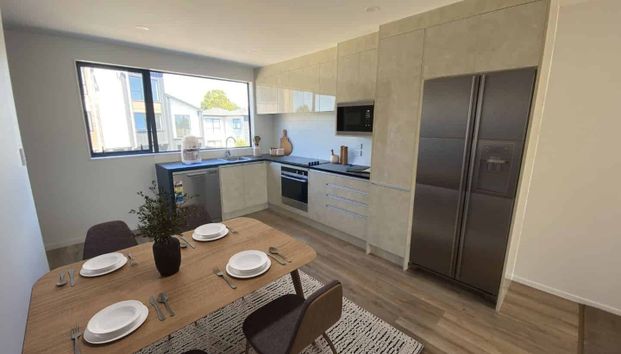 Manurewa, 3 bedrooms - Photo 1