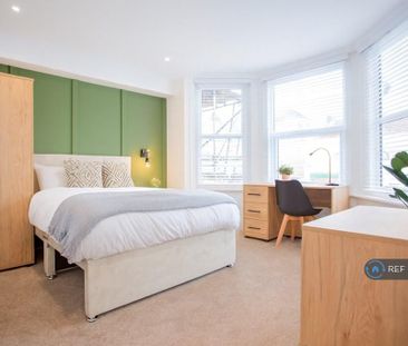 1 bedroom in a house share to rent - Photo 2