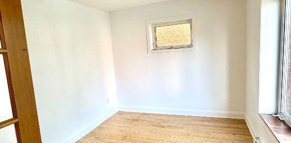 A Louer 6 1/2 rénover au complet - Photo 2