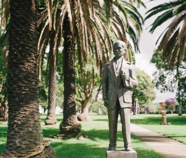 Two Bedroom Apartment in the Heart of Ashfield! - Photo 2