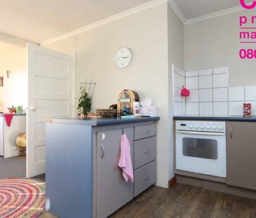 Hill top home with great views - Photo 3