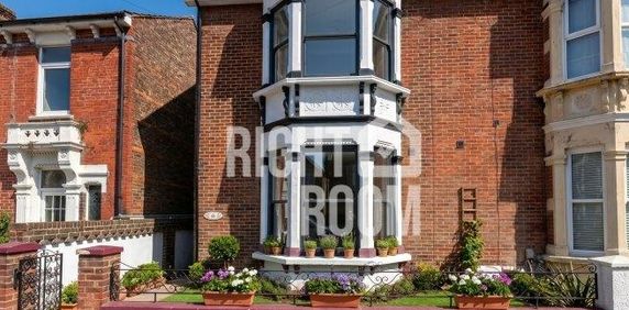 1 bedroom in a house share to rent - Photo 2