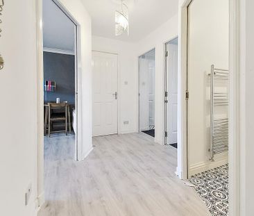 2 bedroom flat to rent - Photo 1