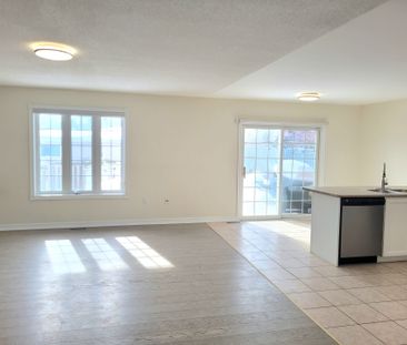 For Lease - 27 Ferncroft Drive, Georgina, Ontario - Photo 2