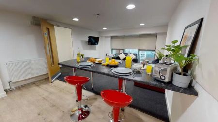 Gold En Suite - Photo 5