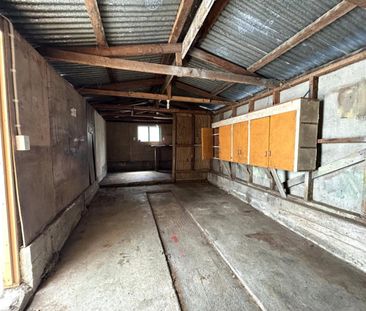 Spacious & Warm 3 Bedroom Family Home - Photo 3