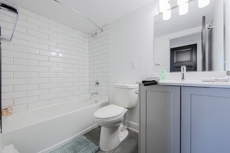 North Shore Towers - Photo 5