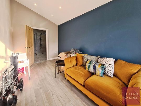 4 bedroom detached house to rent - Photo 1