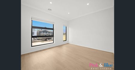 Upgarded Family Home for Rent! - Photo 2