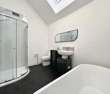 4 bedroom detached house to rent - Photo 5