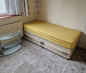 1 bedroom in a house share to rent - Photo 5