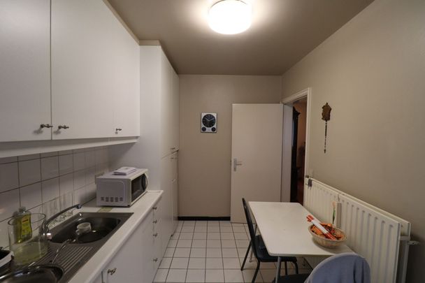 Een appartement op de 1ste verdieping met 2 slaapkamers en terras. - Photo 1