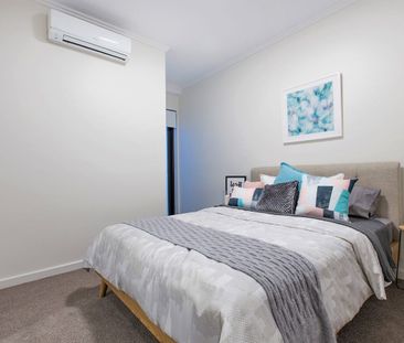 SPACIOUS TWO BEDROOM APARTMENT - Photo 3