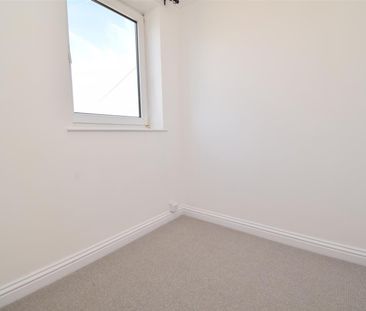 Hall Cliffe Grove, Horbury - Photo 1