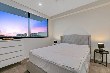 City Living, Just Minutes to the Beach! - Photo 4