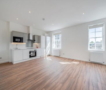 1 Church Path, WokingProperty for lettings - Seymours - Photo 2