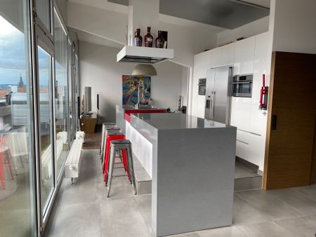 Citylights & Ballons – Penthouse mit besonderem Flair und EBK! - Photo 3