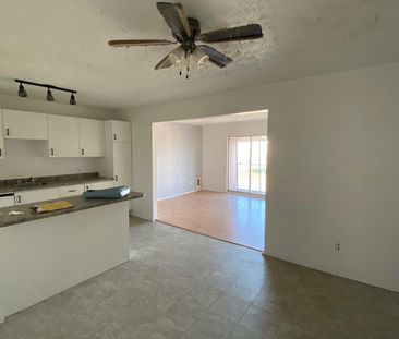 GRAND ET LUMINEUX 4.5 DISPONIBLE 1er MARS 2025 - Photo 2