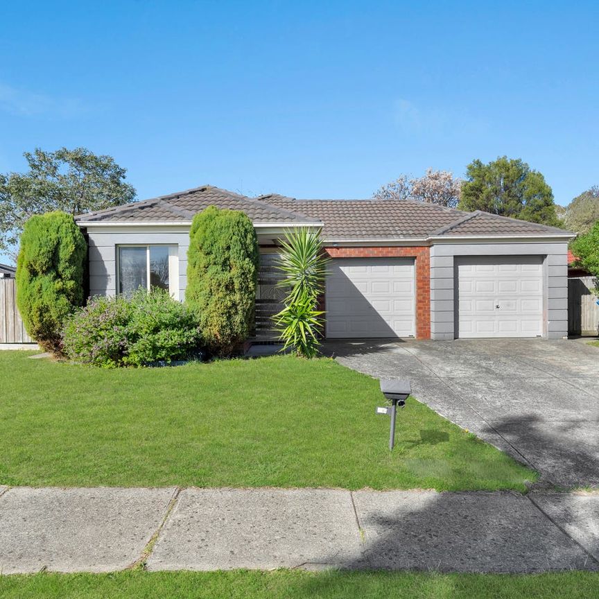 Modern Comfort in a Peaceful Cranbourne West Pocket - Photo 1