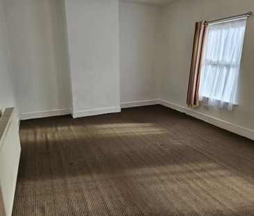 3 Bed Terraced House, Wimborne Road, LU1 - Photo 6