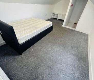 Price £500 pcm - Available 27/12/2025 - Furnished - Photo 2