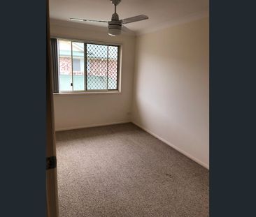 4/27-29 Railway Parade, Caboolture, Qld 4510 - Photo 3