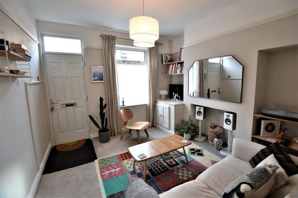 2 bedroom terraced house to rent - Photo 1