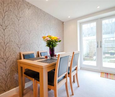 2 bedroom end of terrace house to rent - Photo 2