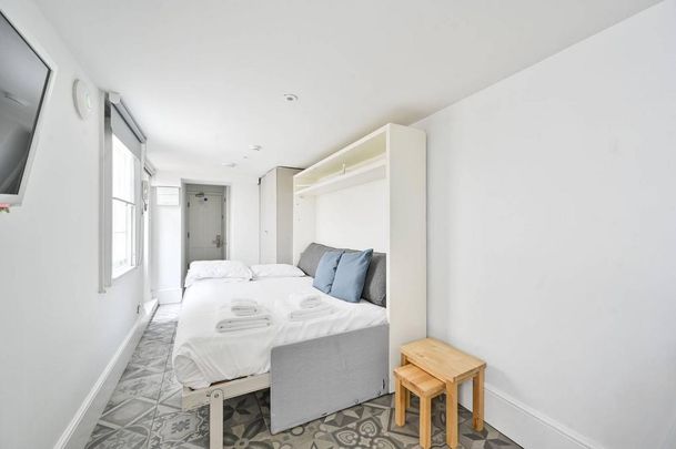 Studio to rent - Photo 1