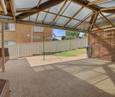 Spacious Family Home with Pool - Photo 1