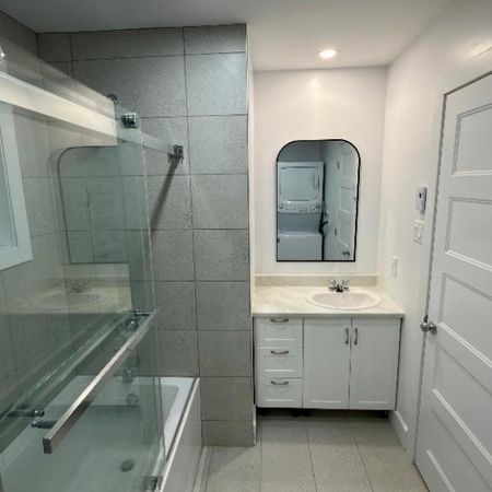 Superbe 4 1/2 semi-meublé, secteur Saint-Pierre - Photo 3