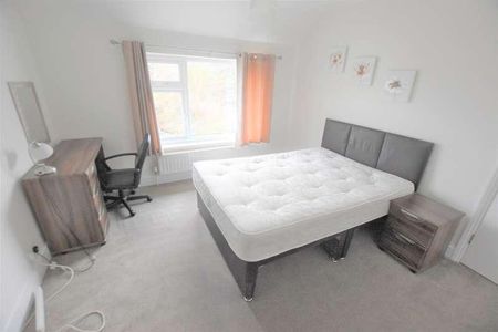 Room, Dunmow Road, Bishops Stortford, CM23 - Photo 4