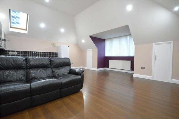 Addiscombe Grove, Croydon, Surrey, CR0 - Photo 1