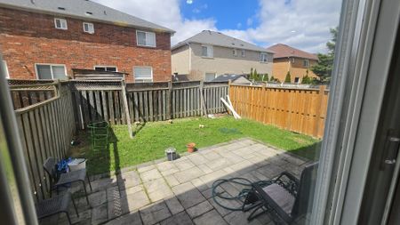 For Lease - 15 Tanglemere Crescent, Brampton, Ontario - Photo 4