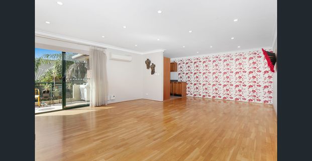 Spacious apartment in prime Strathfield location - Photo 1