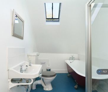 8 bedroom semi-detached house to rent - Photo 6