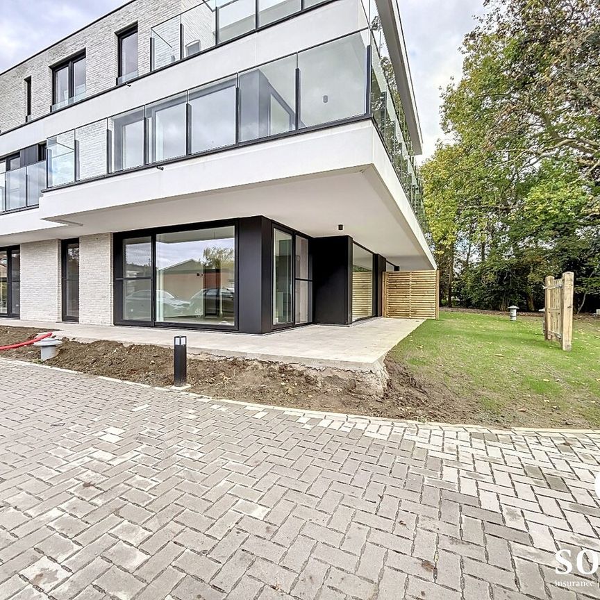 Ruim 2 slaapkamer appartement met tuin te centrum Knesselare! - Foto 1