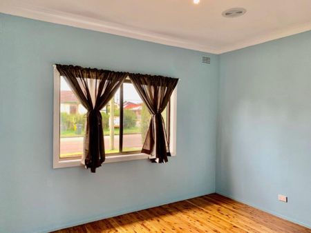 Fully Renovated Home - Photo 4