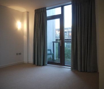 2 Bed Flat, Union Park, SE10 - Photo 1