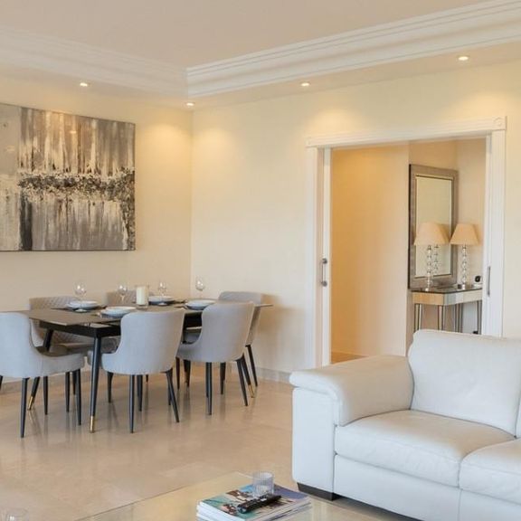 Luxury Flat for rent in Nueva Andalucia, Spain - Photo 1